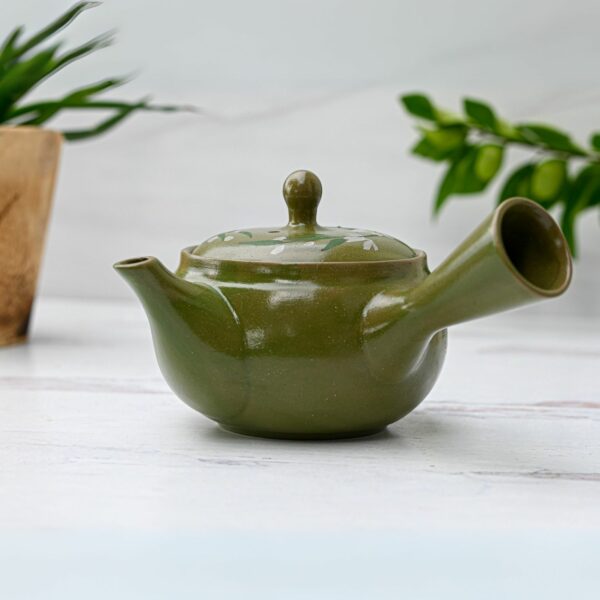 Green Kuysu with Flowers - Japanese Handmade Teapot with Premium Tea Strainer - 14 fl oz/420ml