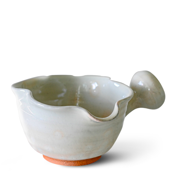 M1213 White Wavy Matcha Bowl with Spout